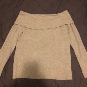 Abercrombie & Fitch Off shoulder sweater